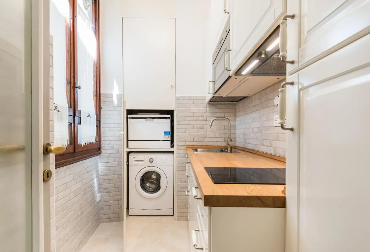 Apartment Ferienwohnung Heart Of Florence With A View